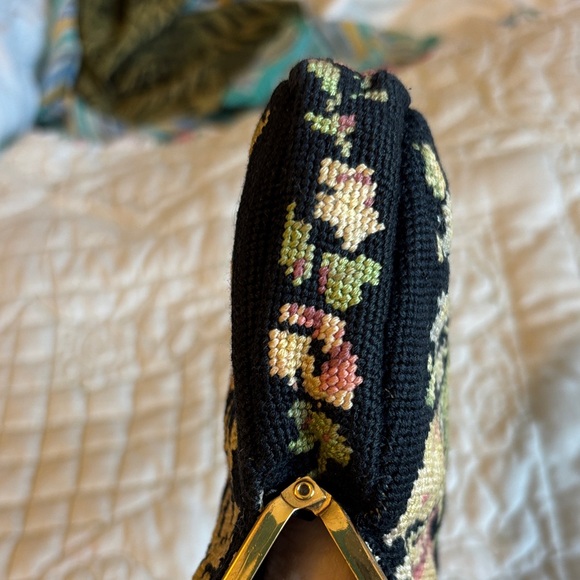 Vintage 1940’s Jolles Floral Needlepoint Black Clutch / purse - Picture 7 of 9